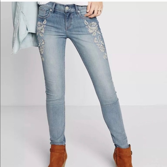 Express Mid Rise Floral Embroidery Jean Legging - Picture 4 of 11